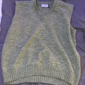 Vintage olive green sweater vest